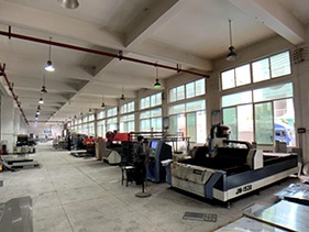 數臺大型標識制作設備